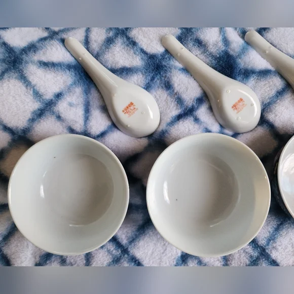 Jingdezhen 9 Peices Millefleur Famille Noire 4 Bowls, 4 Spoons & 1 Serving Spoon - Picture 9 of 12